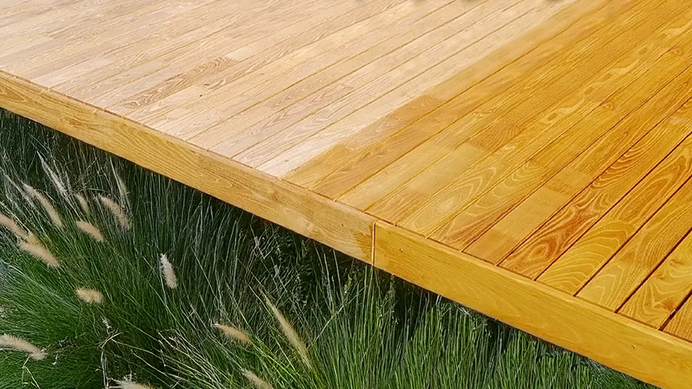 Decking treateduntreated