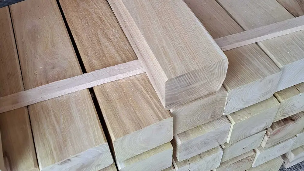 Kantholz aus Robinienholz