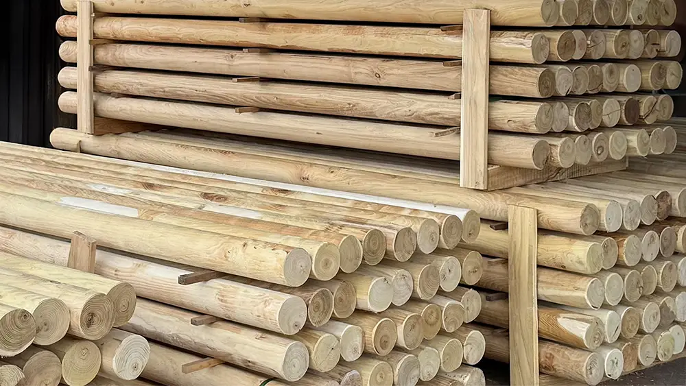 Zylindrisch gefrästes Rundholz