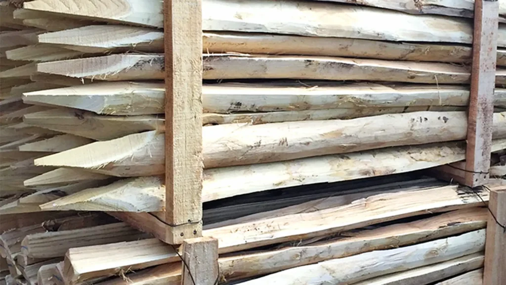 Q Timber Robinienholz Spaltpfaehle