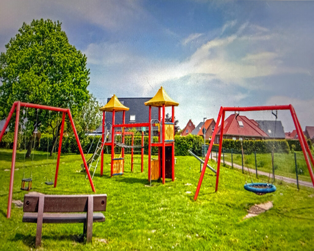 Spielplatz MetallKunststoff 1