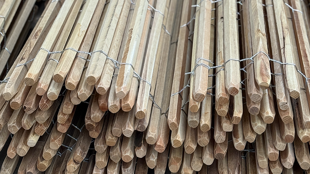 Q Timber Staketenzaun aus Robinienholz